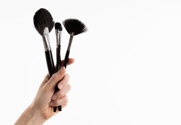 Fan Makeup Brush Uses and Types